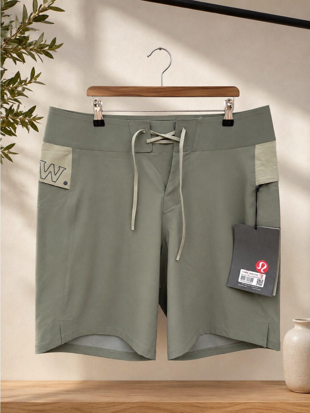 Lululemon Escape and Explore Short 9” Men’s Size 32 NWT